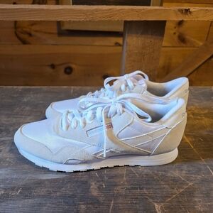 Womens Reebok Sneakers, Size 9.5US